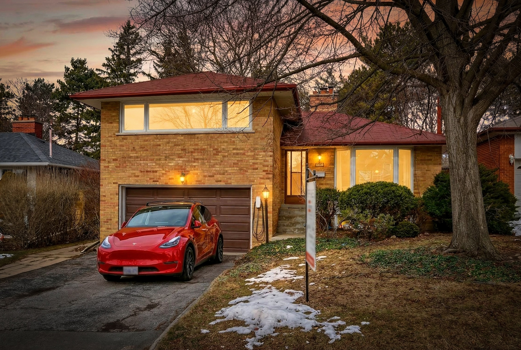 54 Broadlands Blvd — Front Exterior